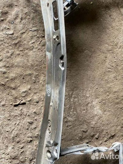 Передняя панель (телевизор) Audi 200 C3 2.2 бензин