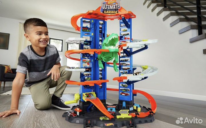Набор игровой hot wheels гараж+10 машин