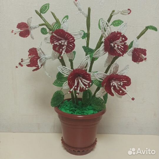 Цветы из бисера ручной работы