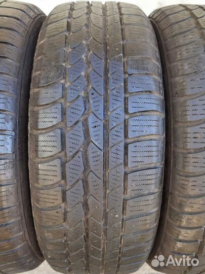 Continental ContiIceContact 4x4 215/60 R17 96H
