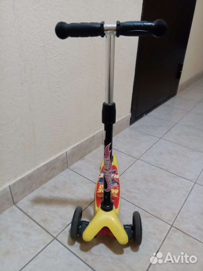 Самокат детский трехколесный