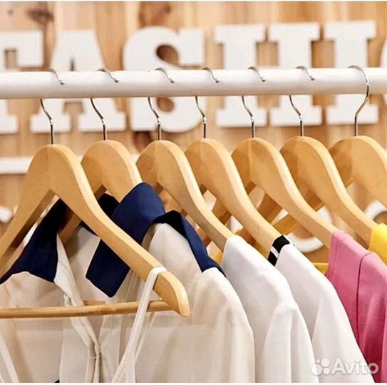 Вешалка для одежды деревянная