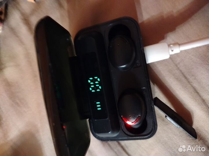 Наушники Название:F9