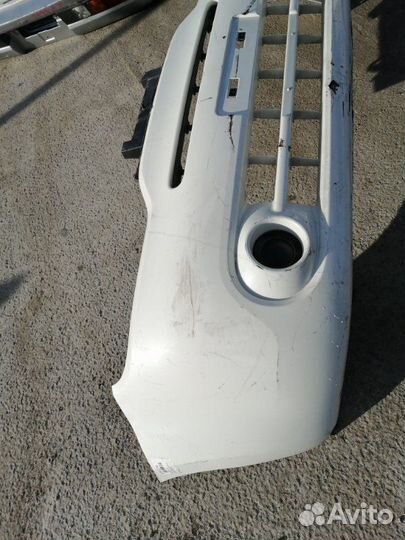 Бампер передний Nissan Cube Z12