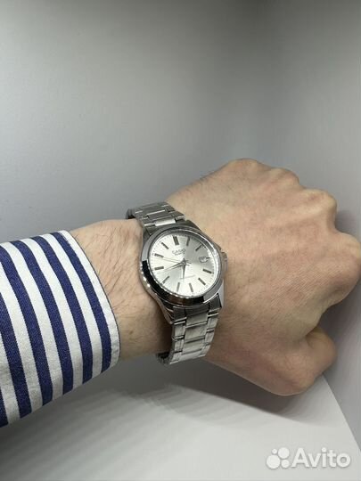 Часы Casio silver