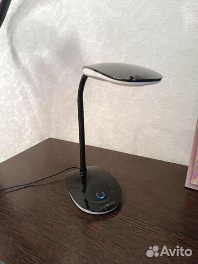 Лампа настольная