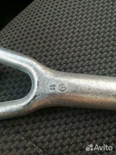 Буксировочная проушина mercedes