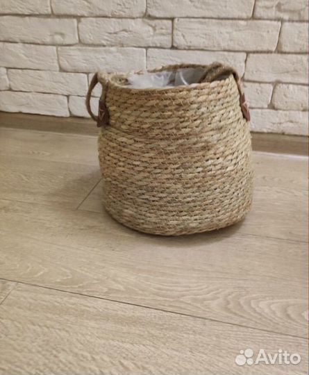 Корзина для цветов плетеная