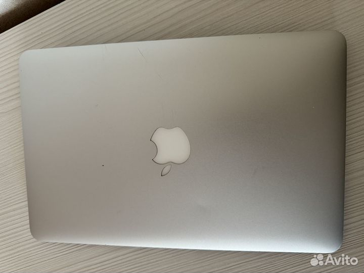 Apple MacBook Air 11 A1465