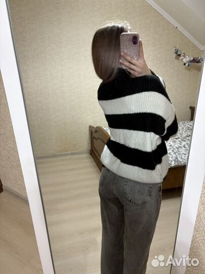 Свитер женский