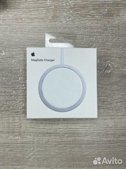 Беспроводная зарядка MagSafe Charger