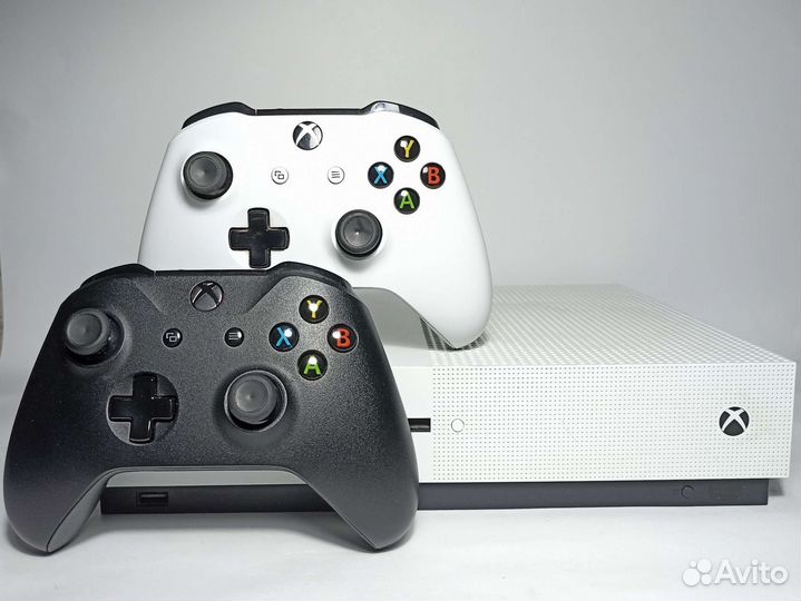Xbox One S 500 Gb Два Геймпада