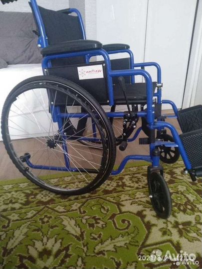 Инвалидная коляска, аренда костыли