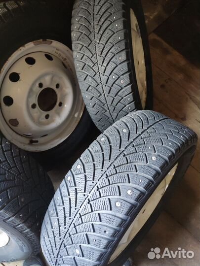Bfgoodrich G-Force Stud 215/65 R16