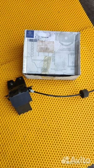 Замок багажника w203 w209 w211 новый