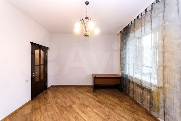 3-к. квартира, 129 м², 3/6 эт.