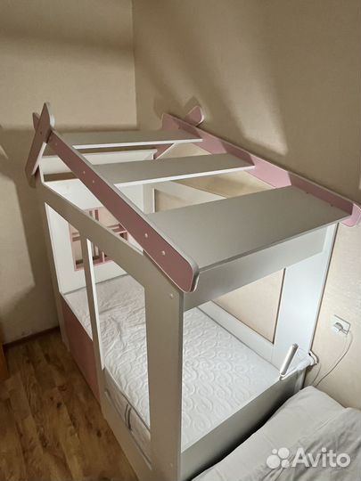 Детская кровать домик