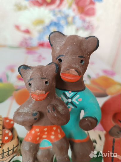 Каргопольская игрушка. Три медведя