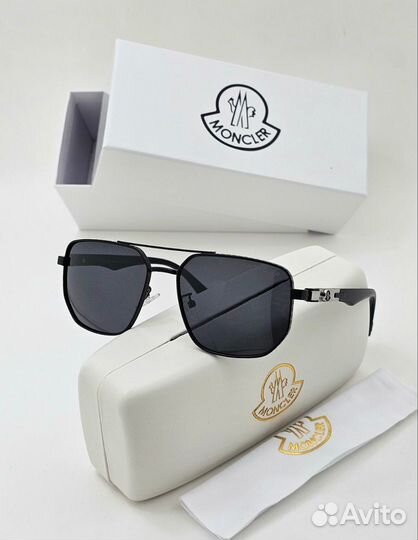 Солнцезащитные очки moncler
