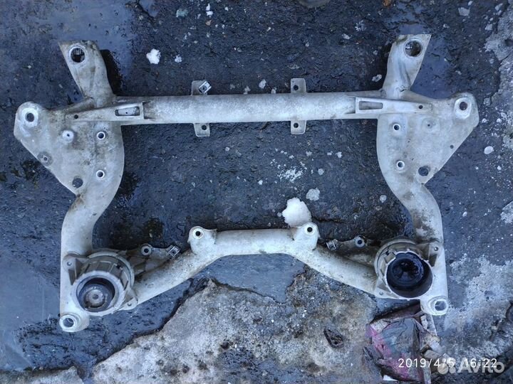 Балка подмоторная для Mercedes Benz W204 2007-2015