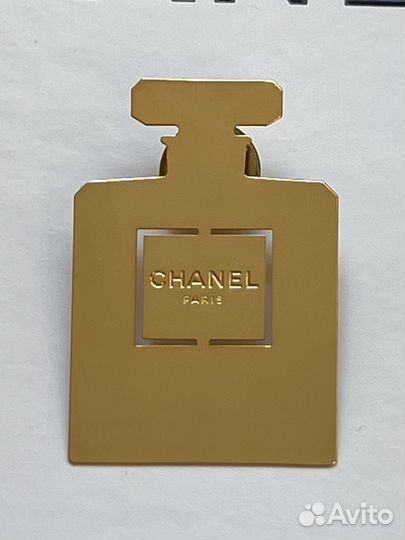 Значок брошь флакон chanel