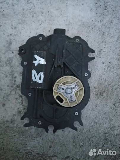 Audi A8 D3 доводчик двери правой передней