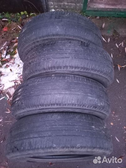 Bridgestone Dueler H/L 400 215/70 R17