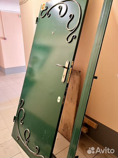 Дверь входная железная бу