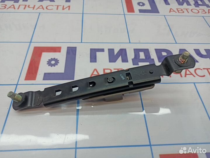 Механизм регулировки ремня безопасности Nissan Primera (P12) 87824-AU000