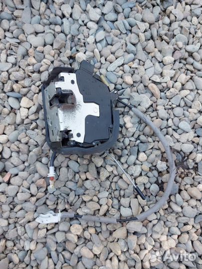 Задний правый замок двери Bmw x5 e53