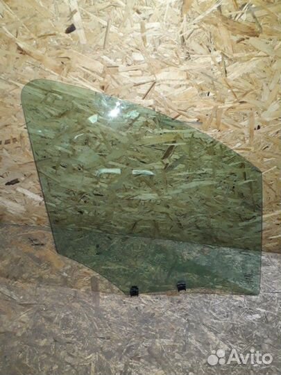 Стекло Citroen Berlingo B9 1.6 2009