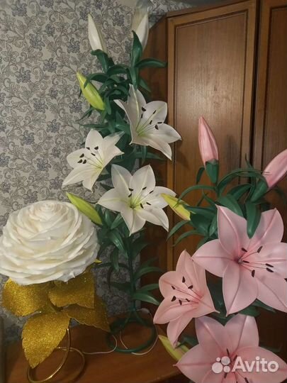 Торшер-лилии из изолона