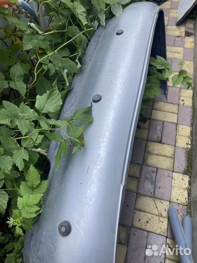 Задний бампер на mitsubishi Carisma