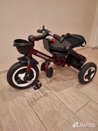 Детский велосипед с ручкой