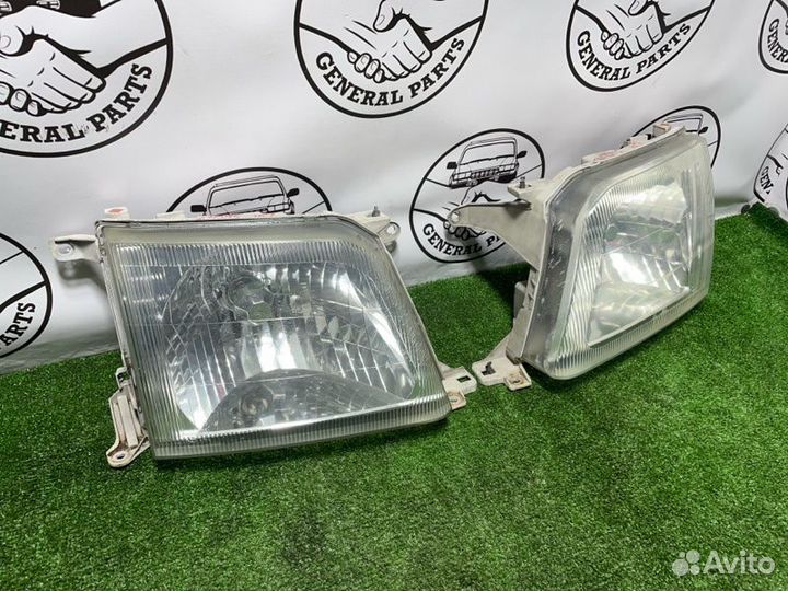 Фара галогеновая Toyota Land Cruiser Prado RZJ95