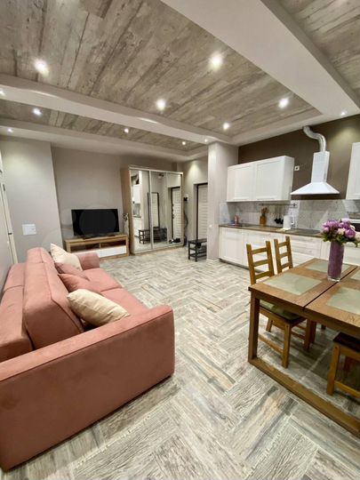 2-к. квартира, 55 м², 1/5 эт.