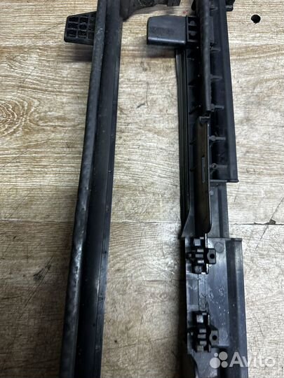 Крепление радиатора кондиционера мерседес w212