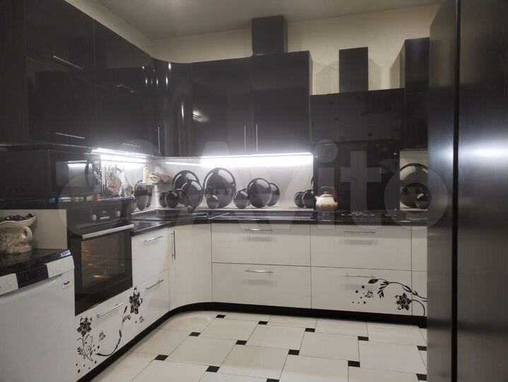 3-к. квартира, 70 м², 2/4 эт.