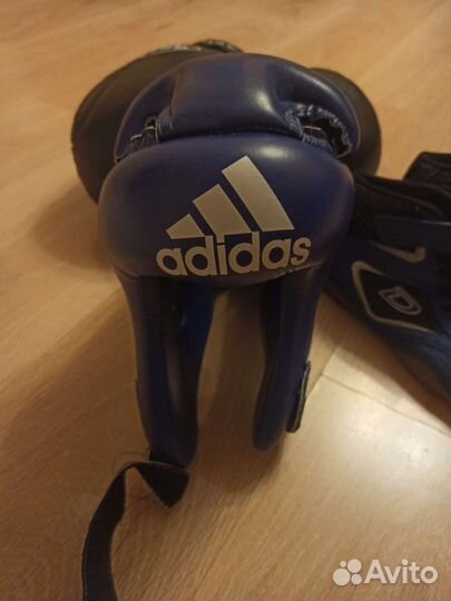 Боксерские перчатки