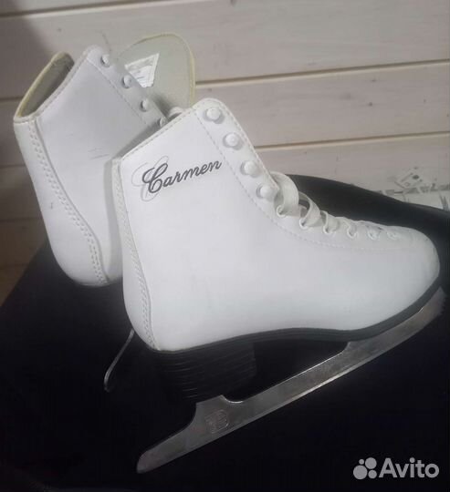 Фигурные коньки Carmen