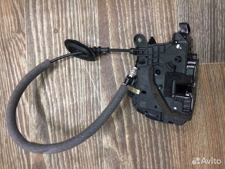 Замок задней левой двери Renault Arkana