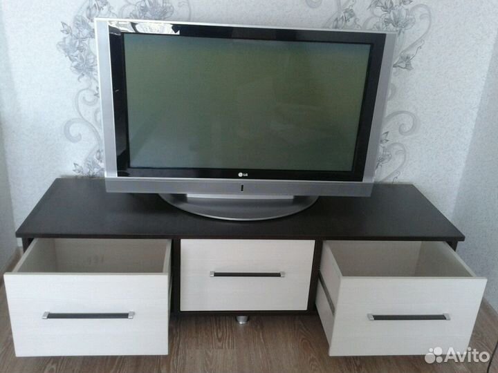 Продам тумбу под телевизор. Новая