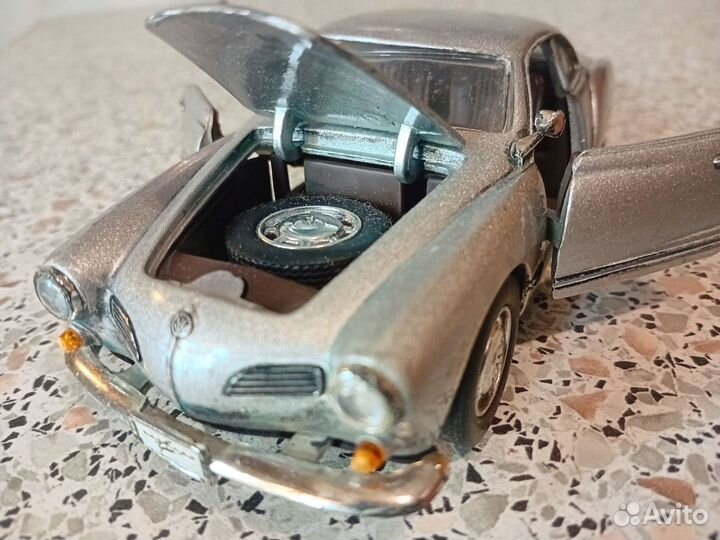 Модель автомобиля Фольксваген 1966 года 1/28