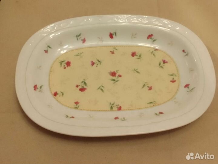 Блюдо овальное фирмы Коралл Китай 28 на 19 см