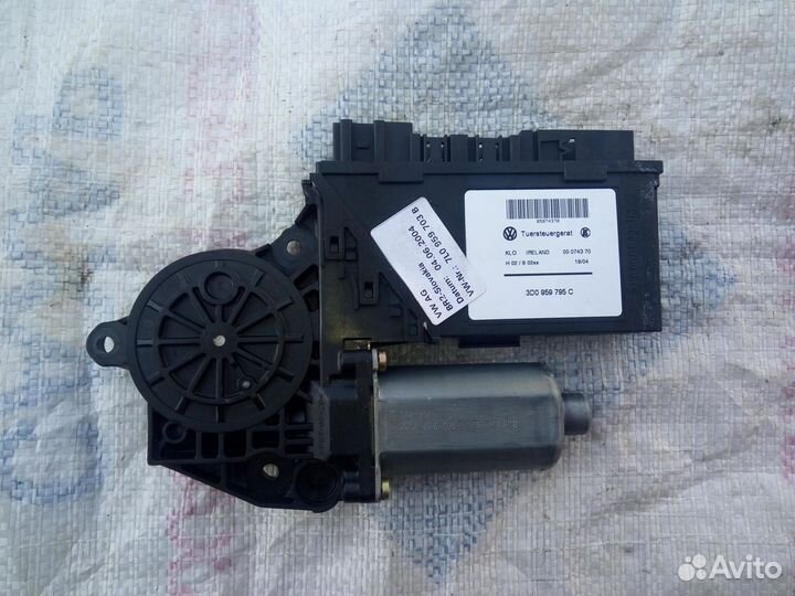 Мотор стеклоподъёмника задний L Фольксваген Туарег