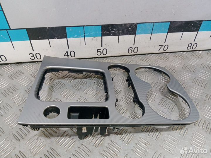 Б/У Накладка центральной консоли#001