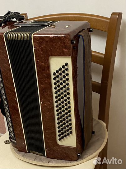 Аккордеон Восток с кофром