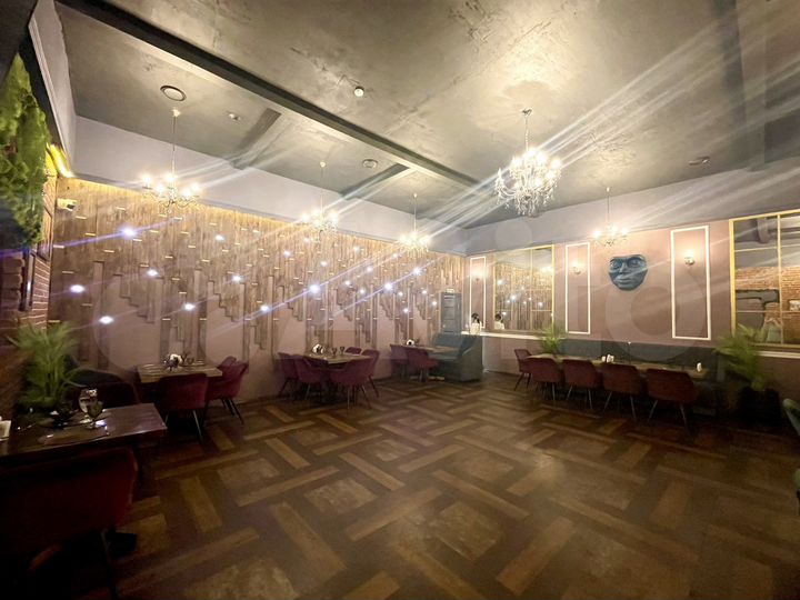 Отдельно-стоящее здание, 240 м²