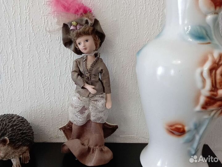Кукла фарфоровая коллекционная
