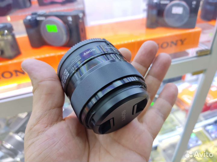 Sony E 35mm f/1.8 (sel35f18) витринный S№2057574